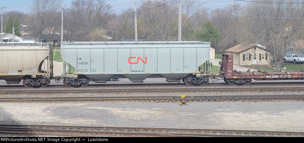 CN 114220